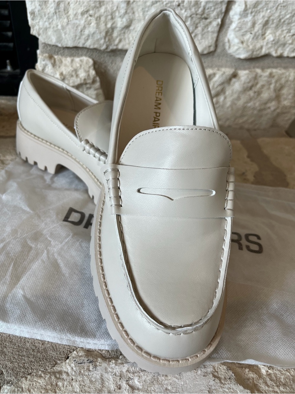 NWT* Dream Pairs Cream Penny Loafers 👞 Size 8